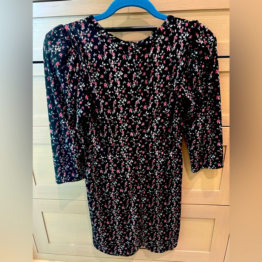 New Without Tags: Tularosa flower dress. Never worn. Perfect condition. Size XS